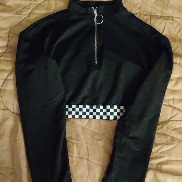 Crop top - Picture 2 of 3